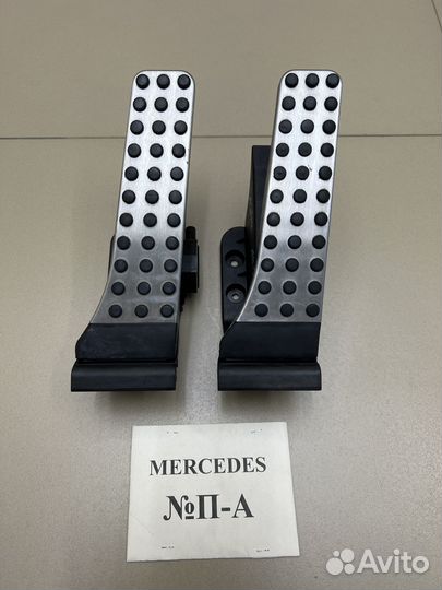 Педаль газа Mercedes C-class W204