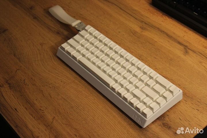 Новая Iyx mu68 pro white