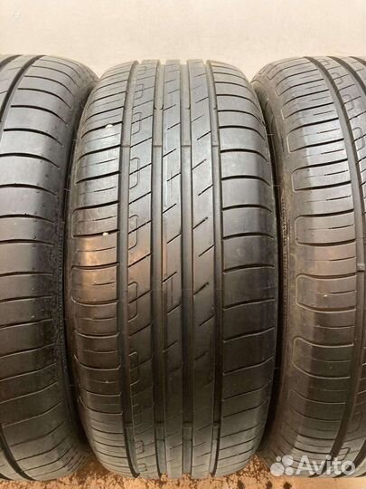 Goodyear EfficientGrip Performance 215/55 R17