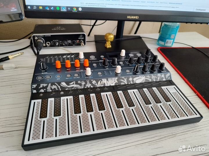 Синтезатор Arturia MicroFreak