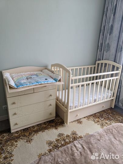 Пеленальный комод детская кровать с маятником