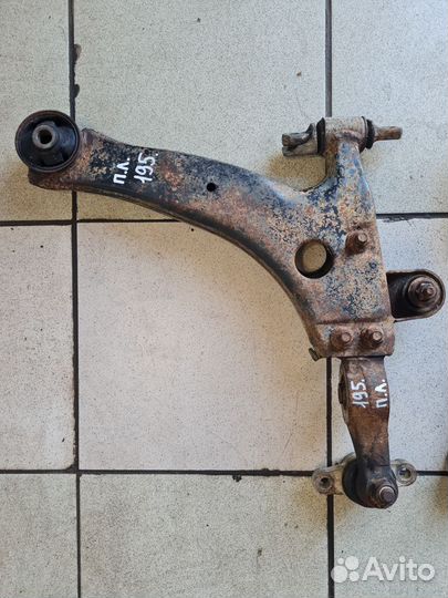 Рычаг подвески передний Kia Magentis 2001г