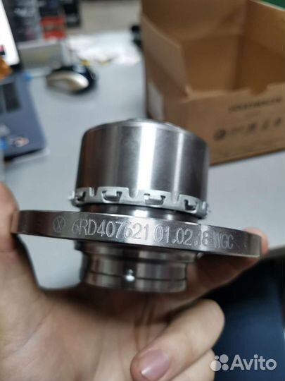 Ступица перед с подшипником Volkswagen Polo VAG