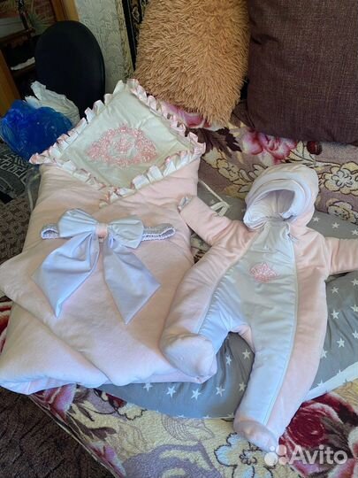 Комплект на выписку для девочки