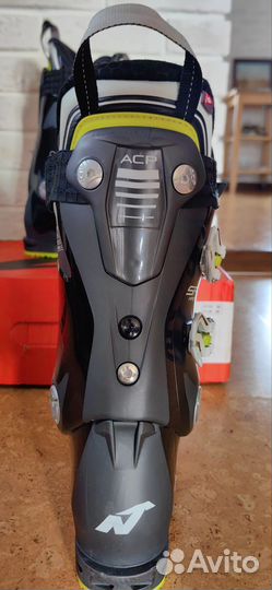 Горнолыжные ботинки