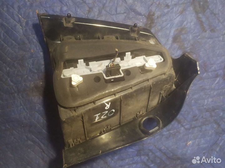 Фонарь задний правый Opel Zafira B