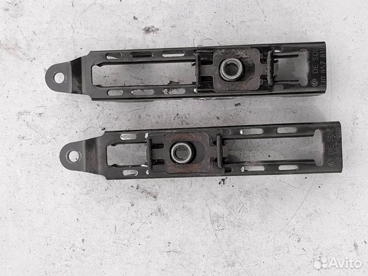 Кронштейн передних ремней Skoda Octavia tour