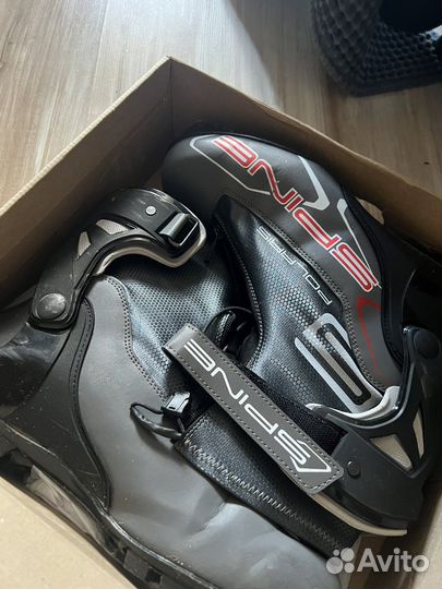 Лыжные ботинки spine