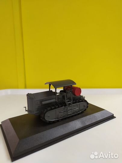 Модель трактора в масштабе 1 43.цена за модель