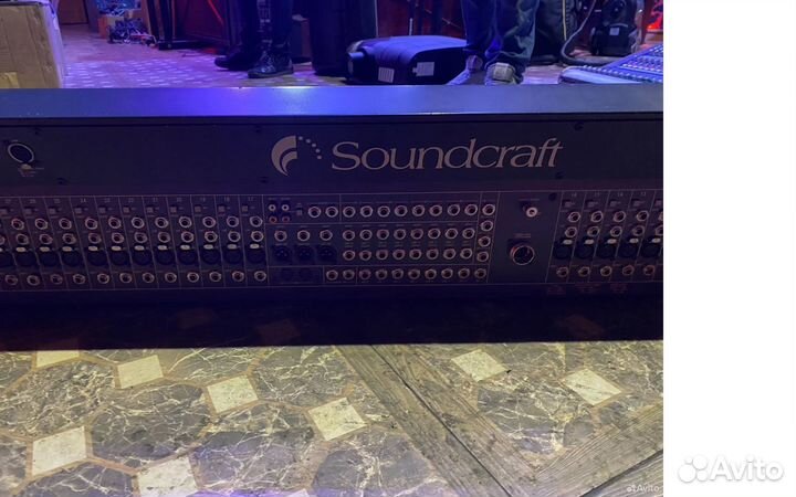 Микшерный пульт Soundcraft TWO