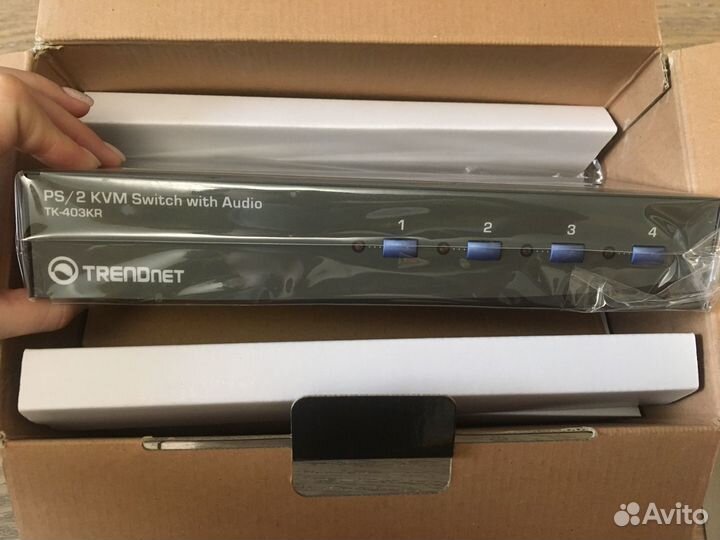 KVM переключатель trendnet TK-403KR