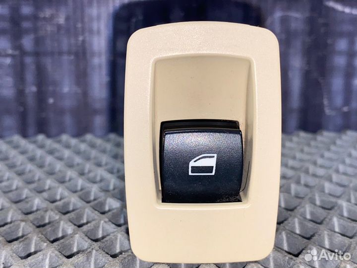Кнопка стеклоподъемника Bmw X5 E70 N57 2013
