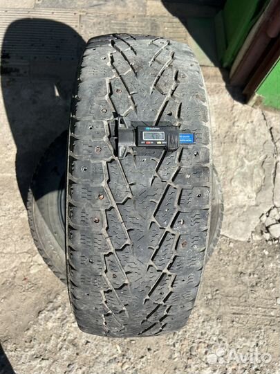 Nokian 215/60 R17C