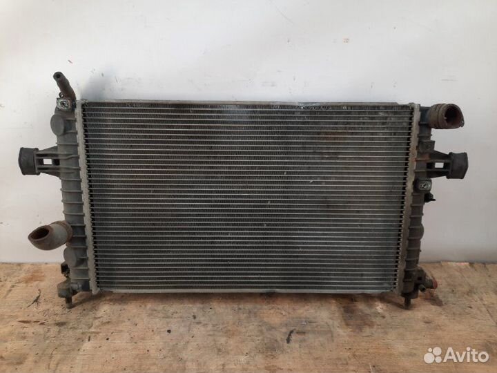 Радиатор основной Opel Astra хэтчбэк 5 дв. 1.4