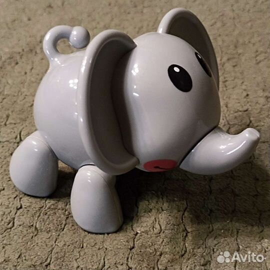 Игрушки машинка,слоник,лошади