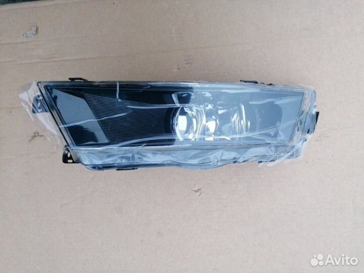 Фара противотуманная Skoda Rapid