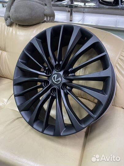 Диски Replica R22 INF 28 6*139,7 ET 30 77.8