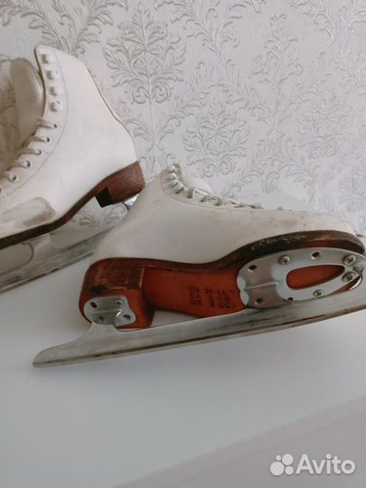 Коньки фигурные профессиональные