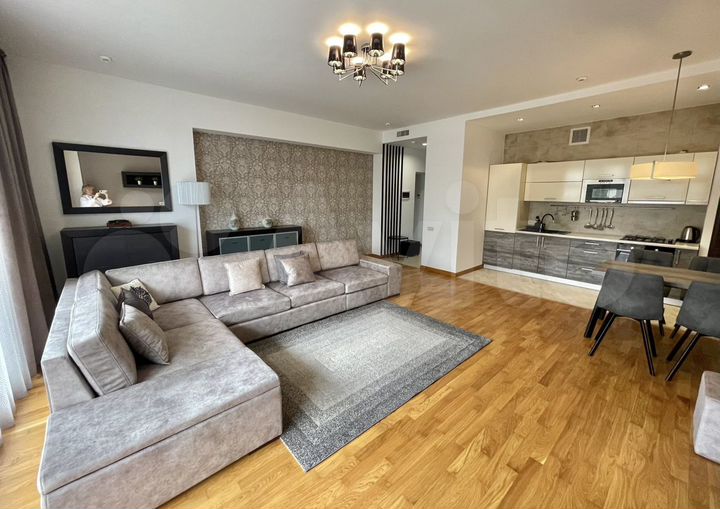 2-к. квартира, 90 м², 5/10 эт.