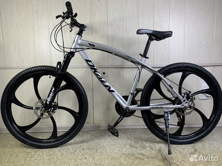 Новый велосипед на литых дисках