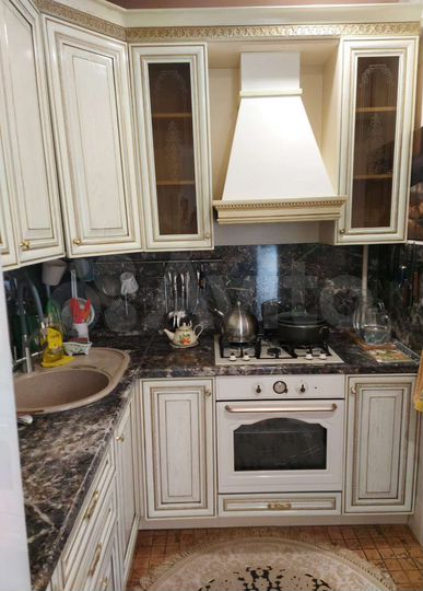 4-к. квартира, 90 м², 1/5 эт.