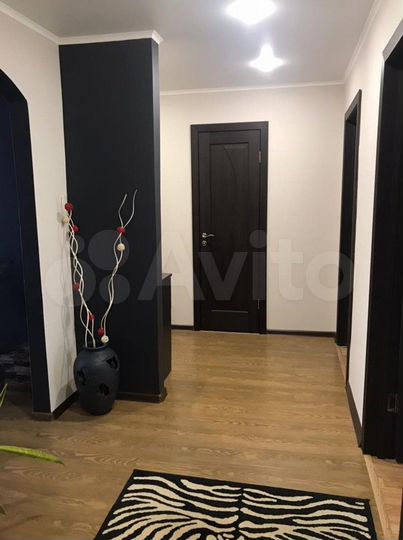 4-к. квартира, 82 м², 4/5 эт.