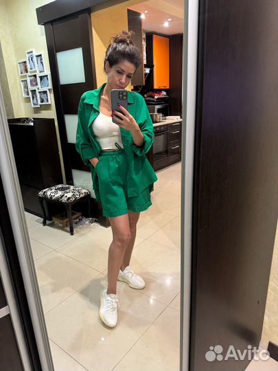 Льняной костюм с шортами