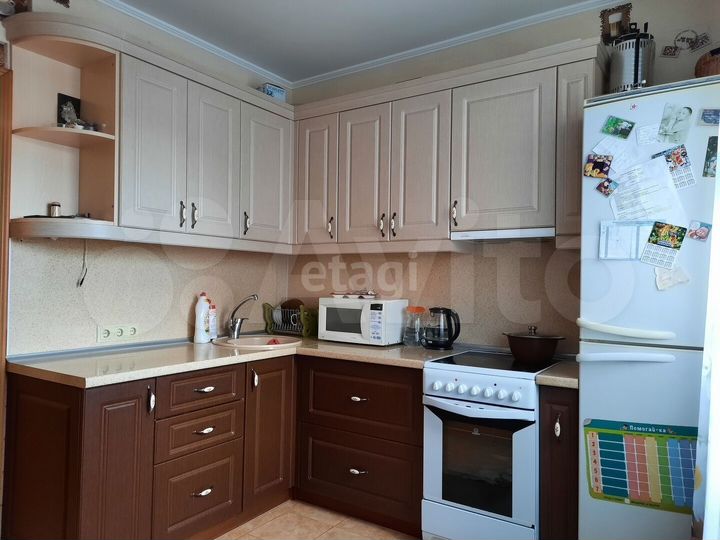 2-к. квартира, 52 м², 3/9 эт.