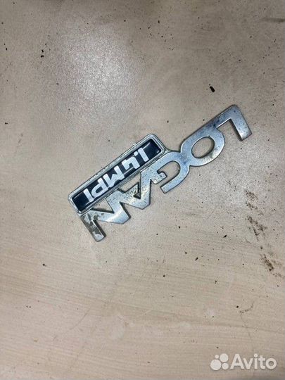 Эмблема Renault Logan