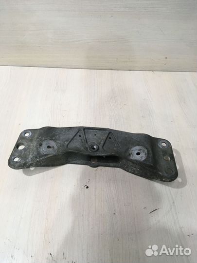 Опора кронштейн АКПП BMW E65 E66 E67 22326759680