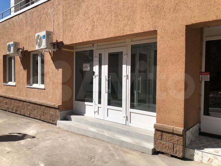 Офис с парковкой, 132 м²