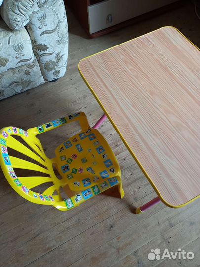 Детский столик и стульчик