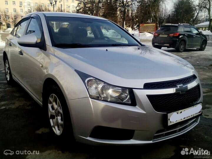 Бампер chevrolet cruze Серебристый