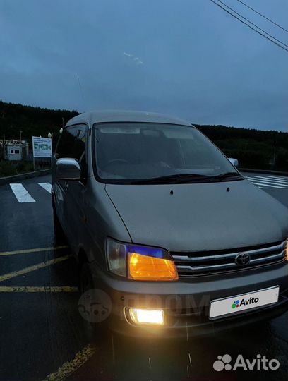 Toyota Town Ace Noah 2.0 AT, 1997, 290 000 км