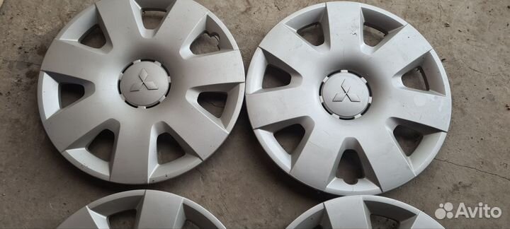 Оригинальные колпаки mitsubishi r16