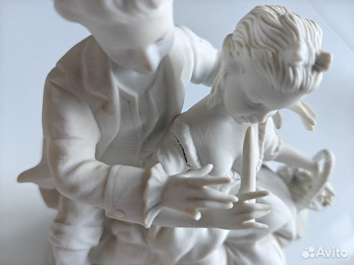 Фарфоровые статуэтки. Бисквит. ГДР. Цена за две