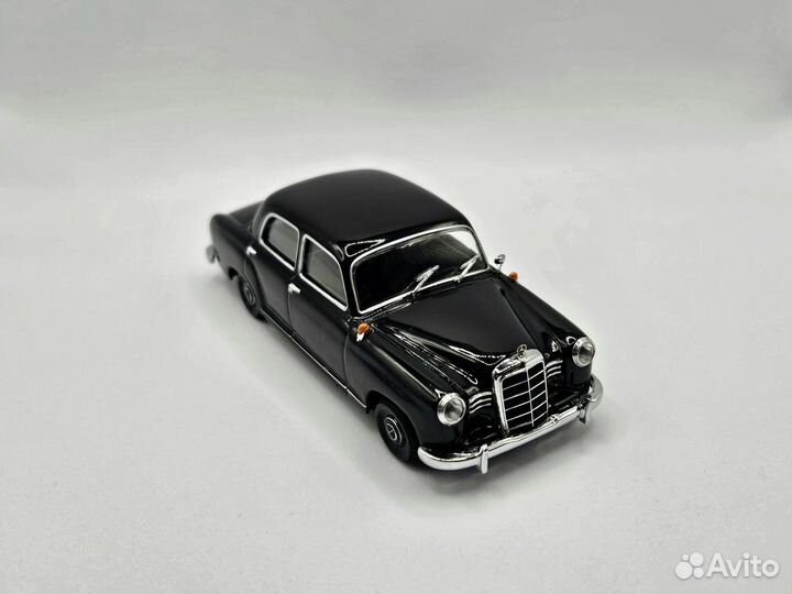 Модель автомобиля Mercedes-Benz 180 