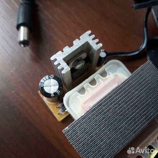 Стабилизированные 3/5/6/9/12 В для радиоприёмников