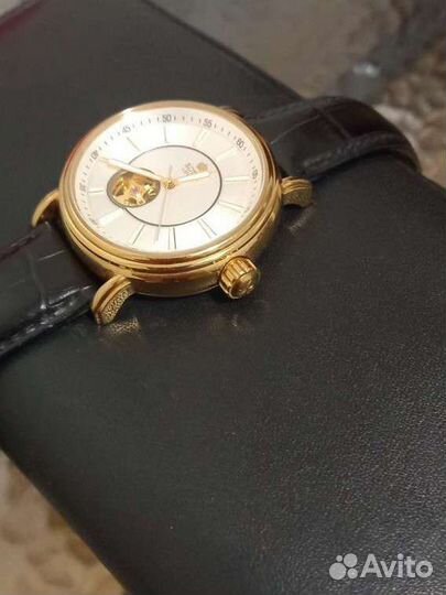 Часы Royal London