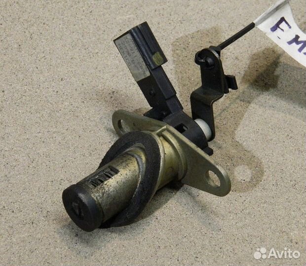 Личинка крышки багажника Ford Maverick