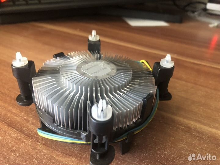 Куллер для процессора intel box