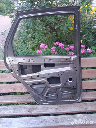 Дверь задняя левая от гранты фл 2021 года выпуска