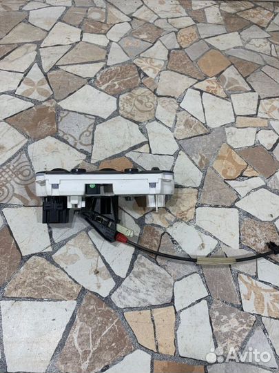 Блок управление печкой (отопителем) Ford Fusion