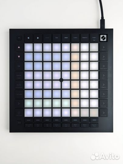 Миди контроллер Novation Launchpad Pro MK3