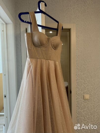 Вечернее платье