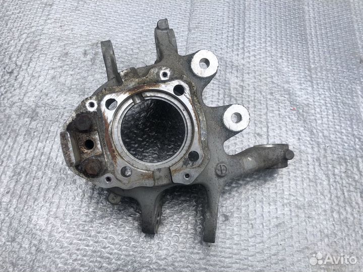 Кулак задний левый BMW 7 F01 F02 08-12