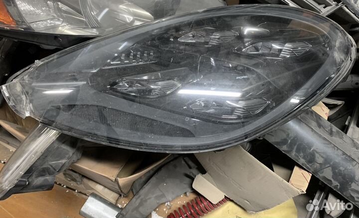 Фара левая Porsche Panamera 2. дефект стекла