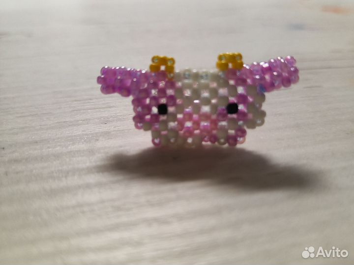 Кольцо из бисера с фигуркой