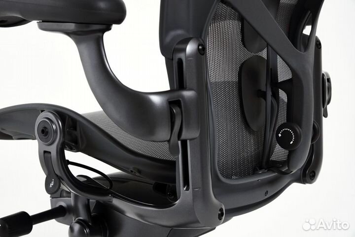 Компьютерное кресло Herman Miller Aeron Carbon