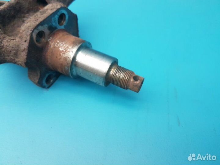 Поворотный кулак задний правый Dodge Intrepid 2001